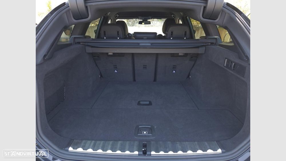 BMW 320 d Pack Desportivo M Auto - 15