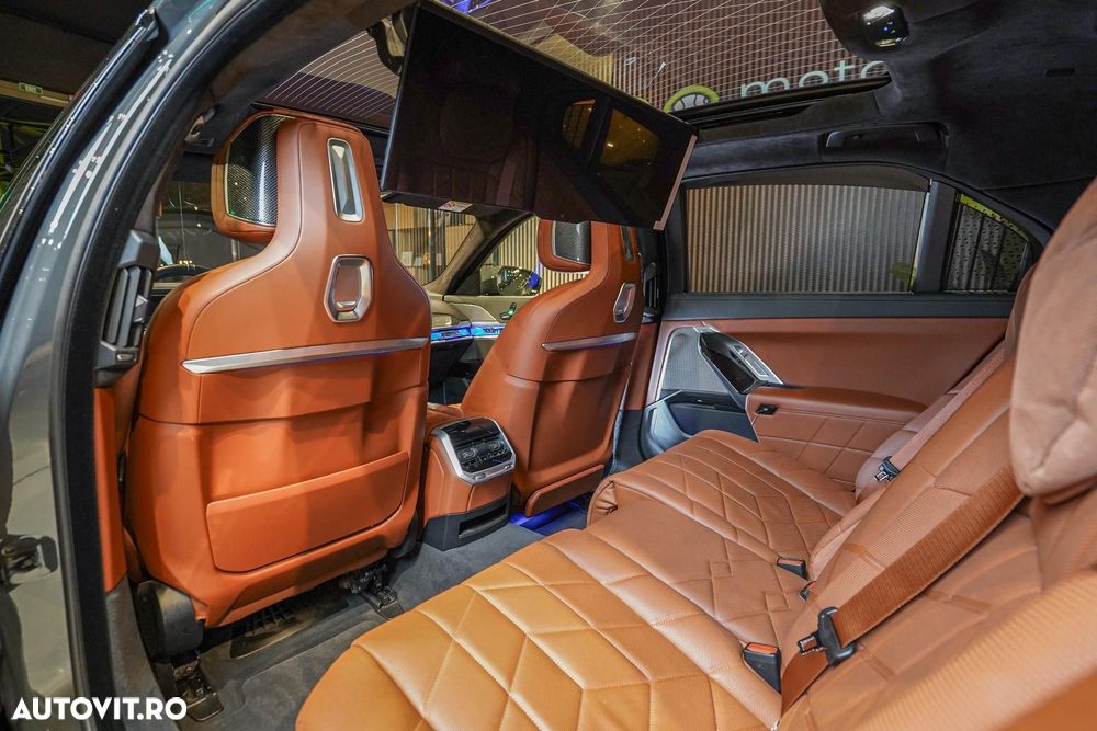 BMW Seria 7 740d xDrive MHEV - 27