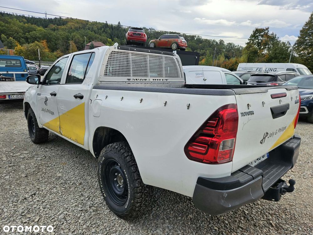 Toyota Hilux - 4