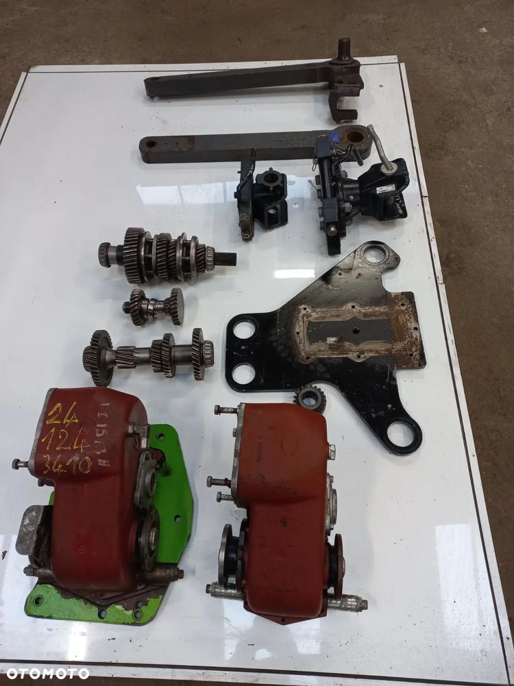 Skrzynia biegów,MERLO,Manitou,024843,47654,34,10.płyta pitonfix,820L10091,zaczep 33,obudowa,koło zębate,kabina,fendt,massey,valtra,claas,