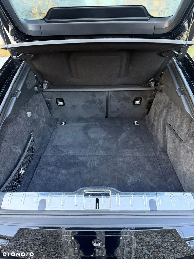 Porsche Panamera 4 E-Hybrid - 12