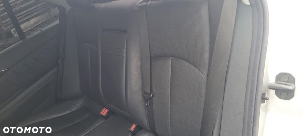 Mercedes-Benz Klasa E - 16