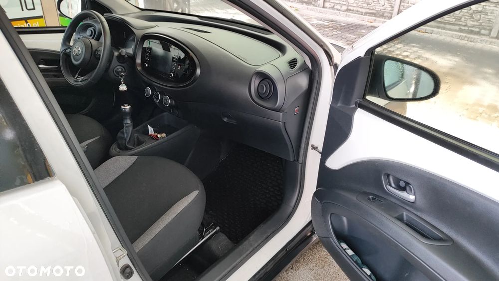 Toyota Aygo X Play - 10