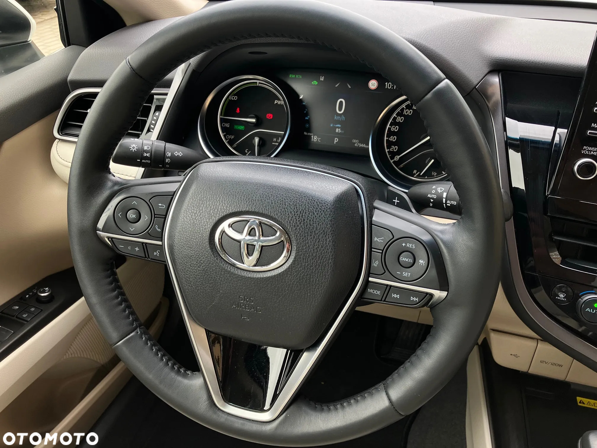 Toyota Camry 2.5 Hybrid Executive CVT - 24