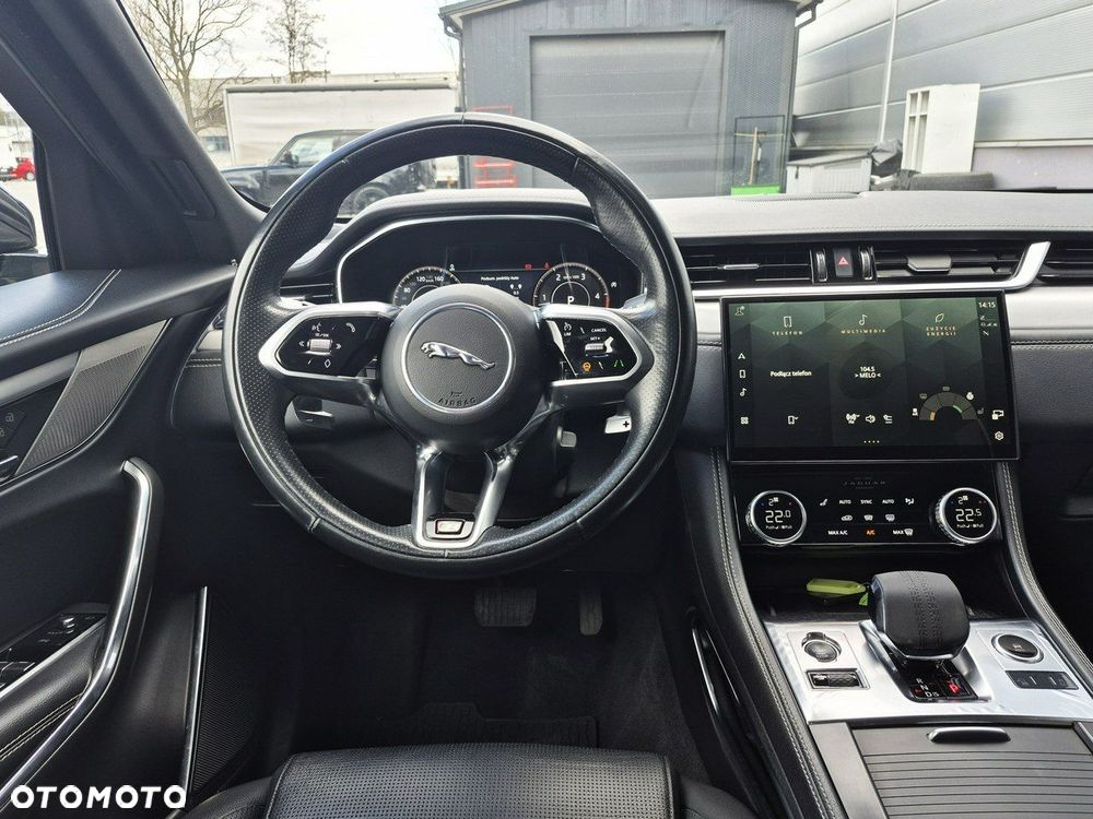 Jaguar F-Pace - 30