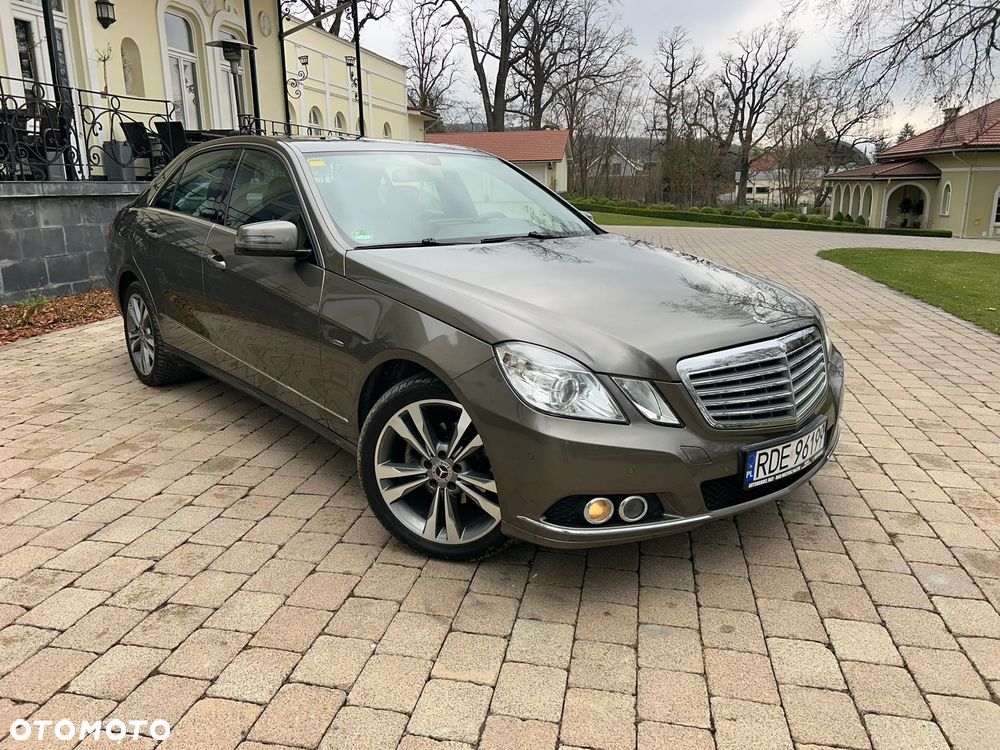 Mercedes-Benz Klasa E 200 CDI DPF BlueEFFICIENCY Automatik Elegance - 3
