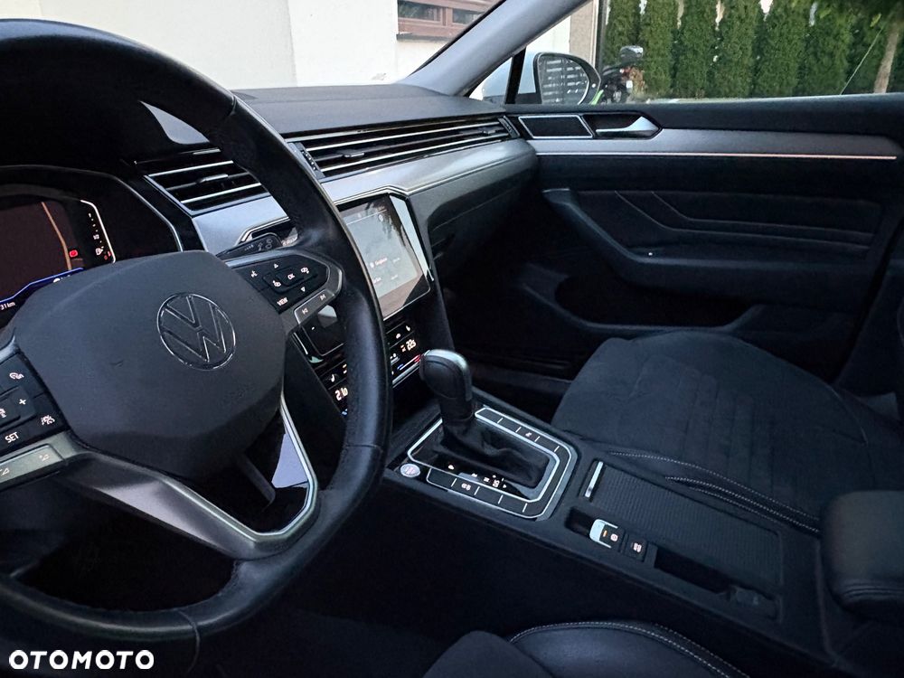 Volkswagen Passat Variant 2.0 TDI EVO Elegance DSG - 26