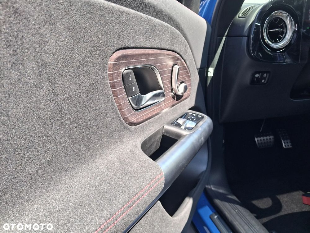 Mercedes-Benz GLB - 9