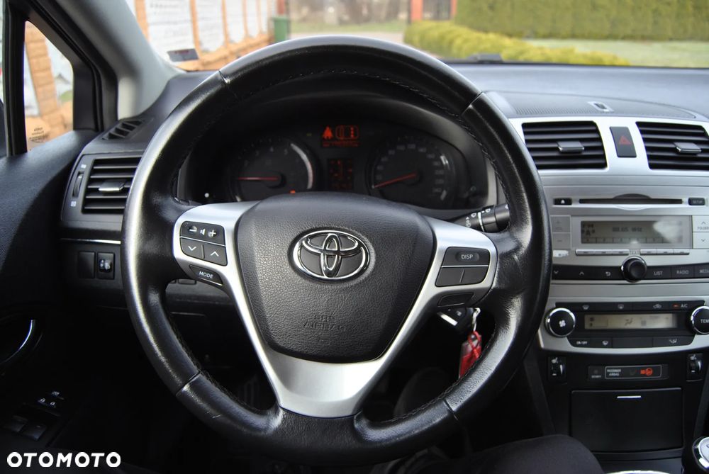 Toyota Avensis 1.6 Sol - 5