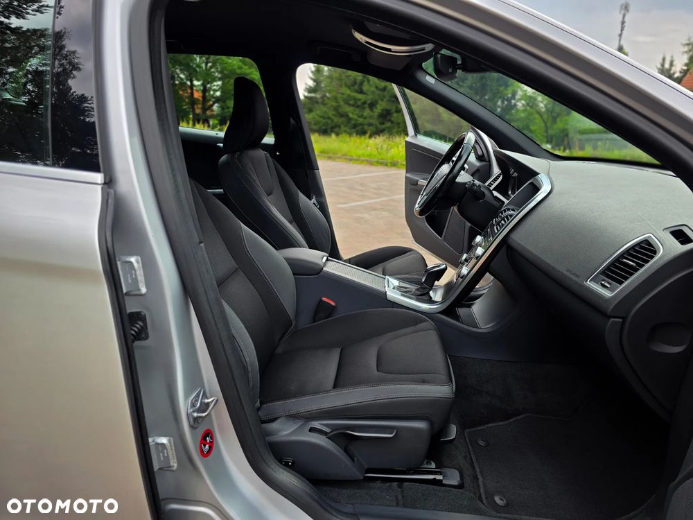 Volvo XC 60 D4 Geartronic Momentum - 21