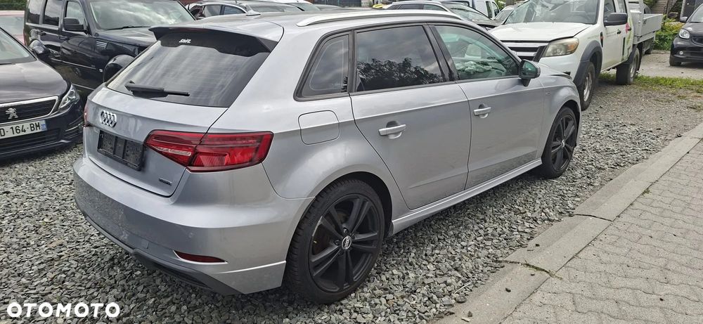 Audi A3 Sportback 40 TFSI quattro S tronic sport - 2