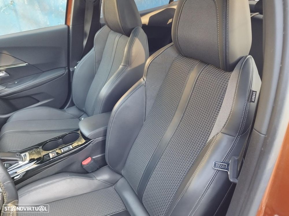 Peugeot 2008 1.2 PureTech GT Line EAT8 - 8