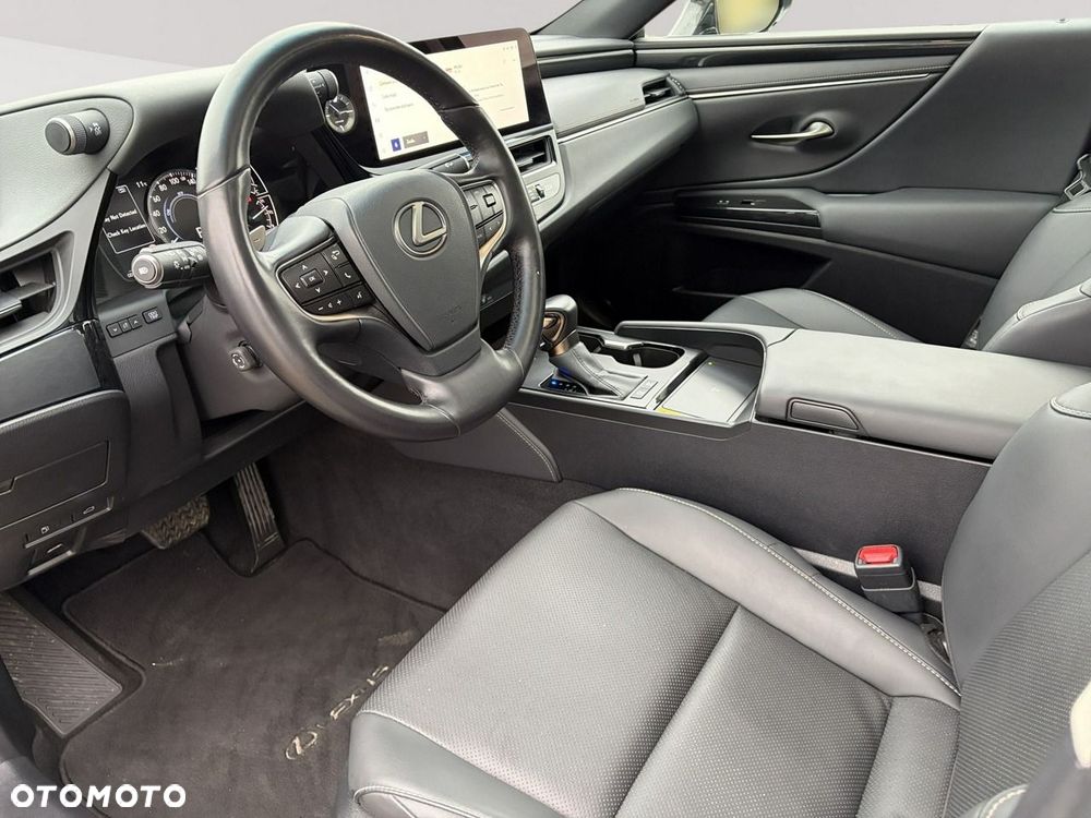 Lexus ES - 7