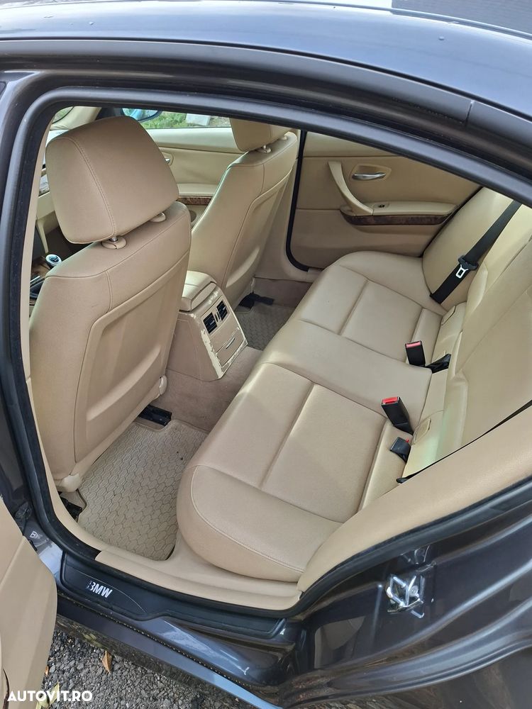 BMW Seria 3 320d - 5