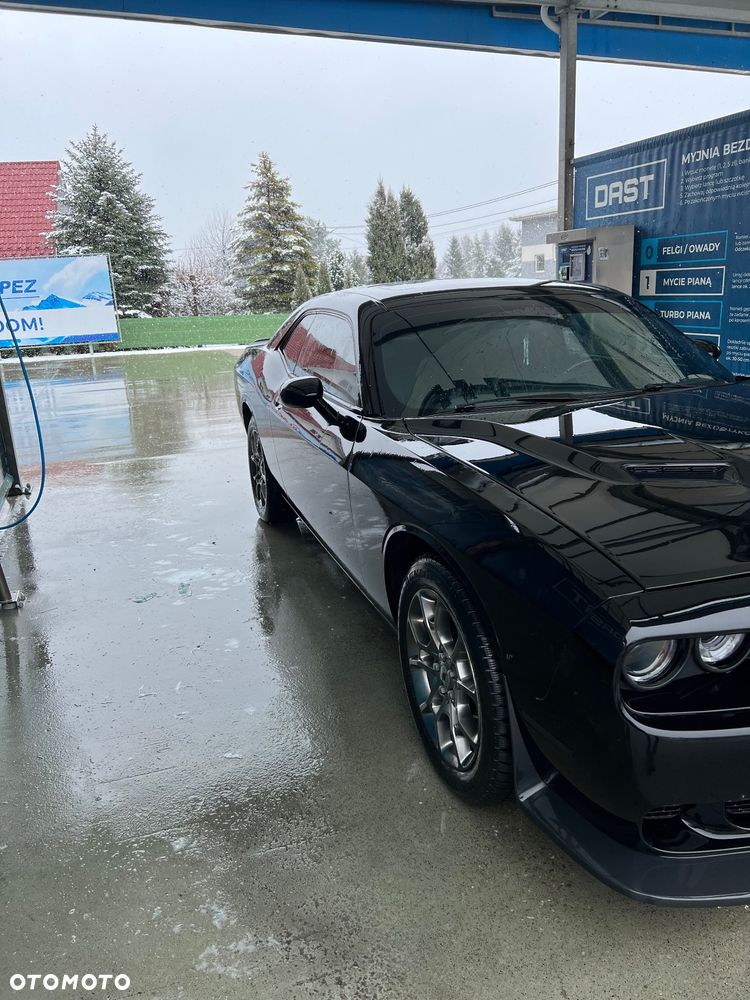 Dodge Challenger - 7