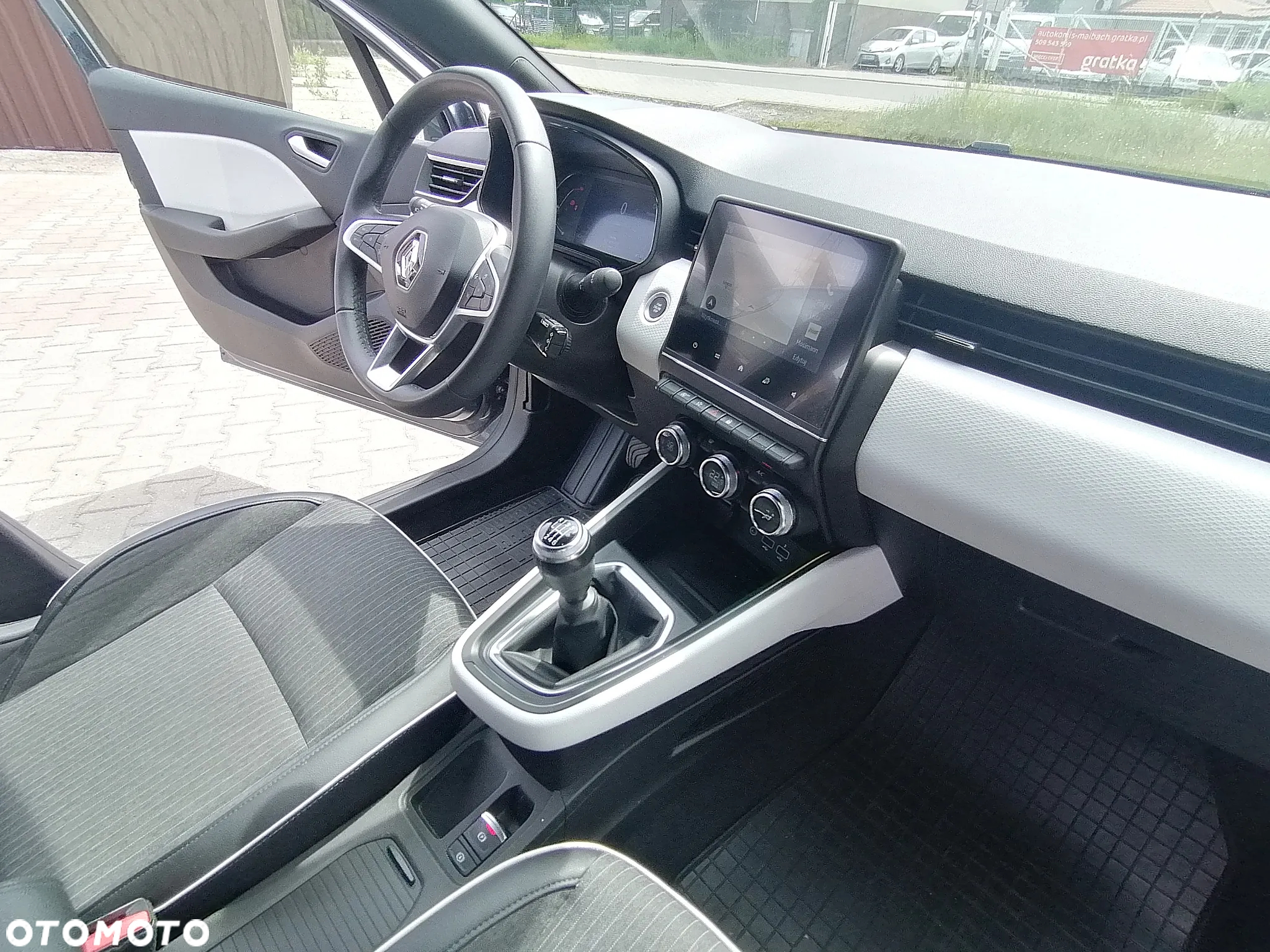 Renault Clio TCe 90 TECHNO - 29