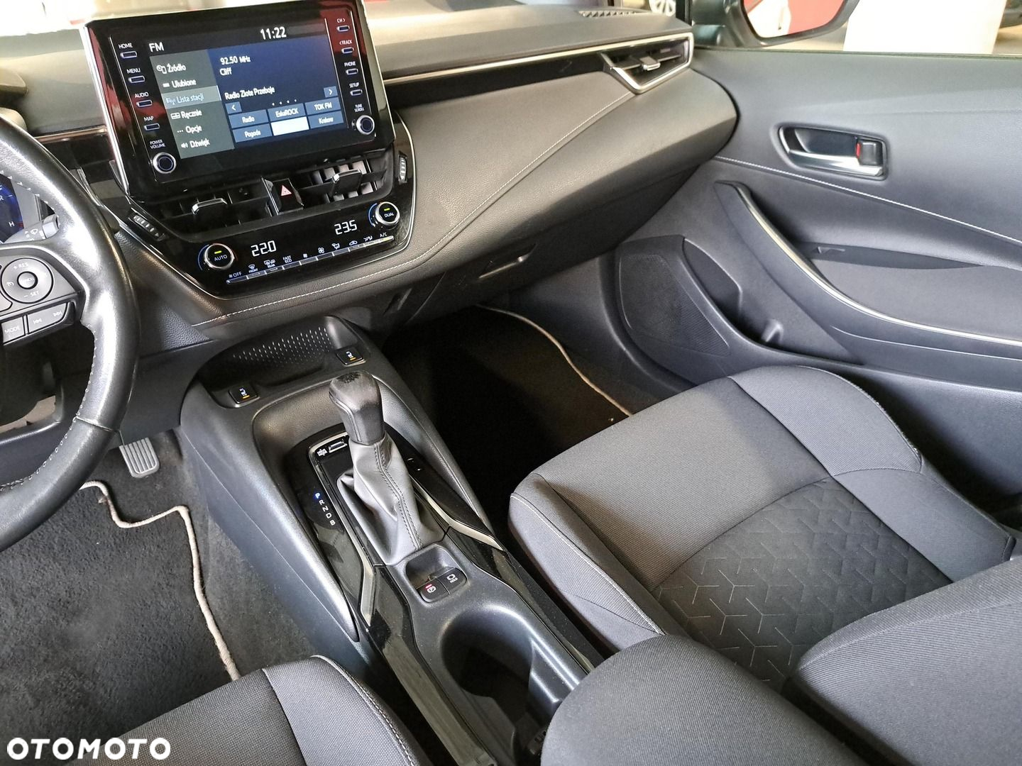 Toyota Corolla 1.8 Hybrid Comfort - 29