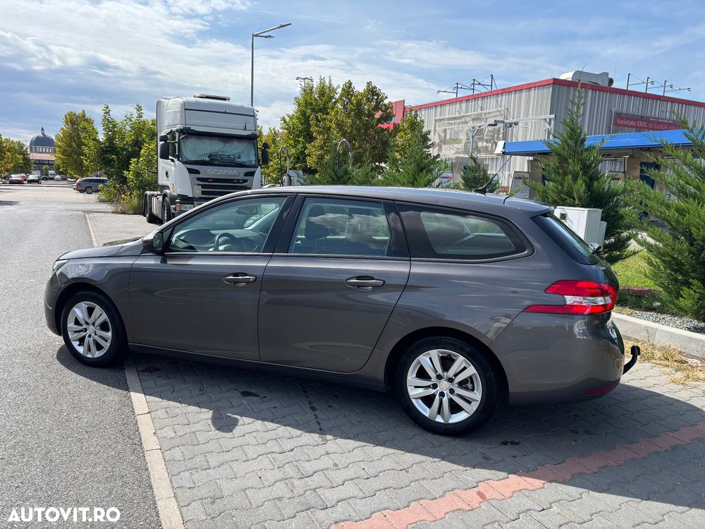 Peugeot 308 2021 photo 2