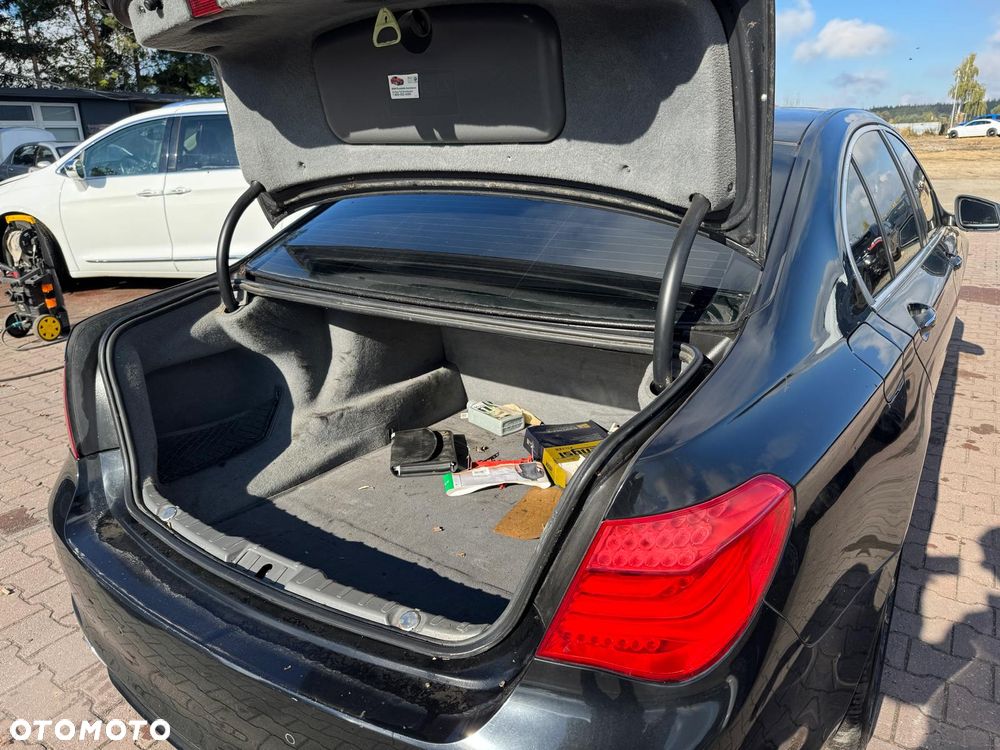 BMW Seria 7 - 22