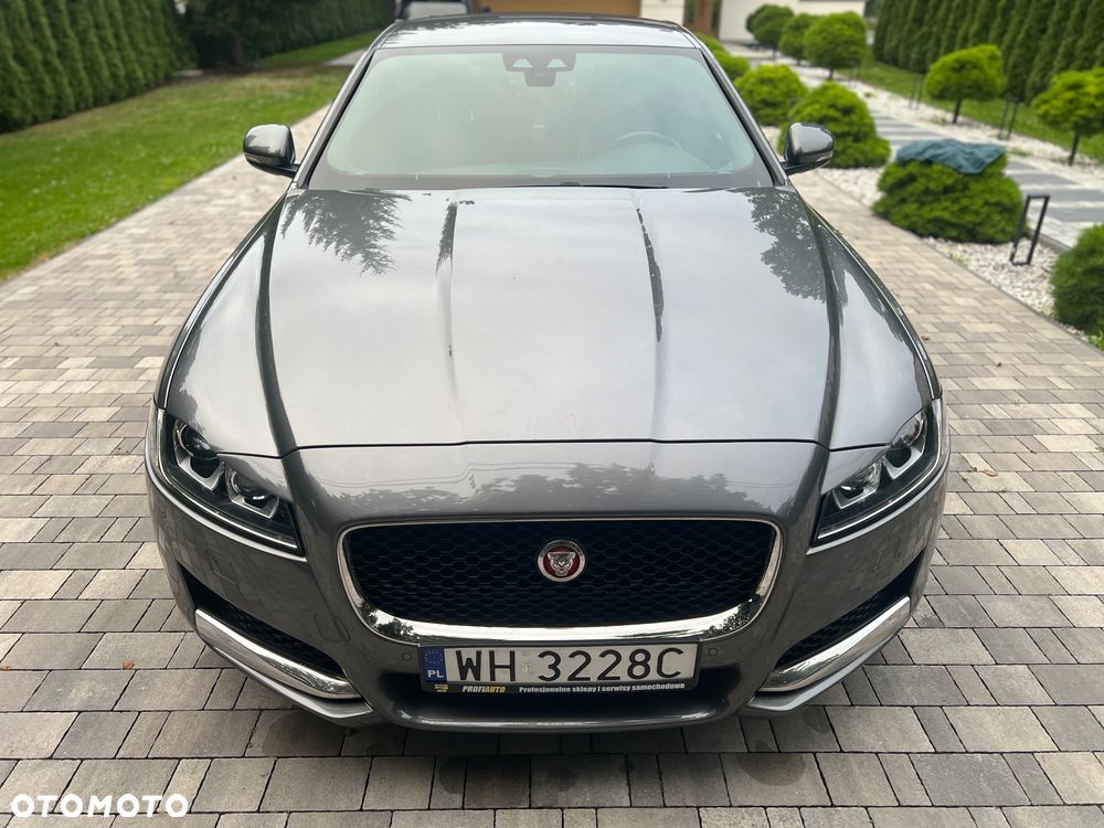 Jaguar XF 2.0 i4D Prestige - 11