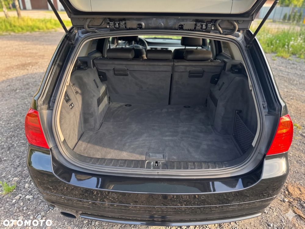 BMW Seria 3 318d DPF Edition Sport - 37