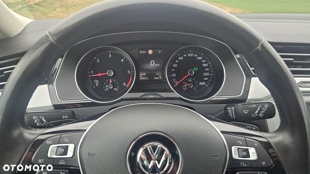 Volkswagen Passat - 31