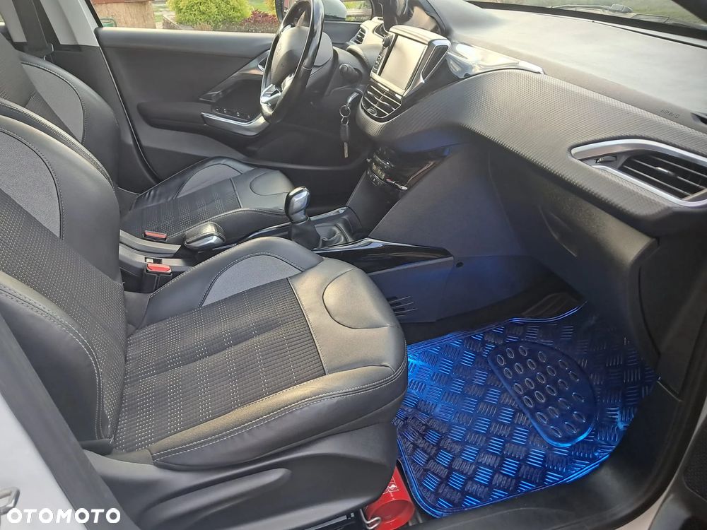Peugeot 2008 PureTech 110 Stop&Start Allure - 17