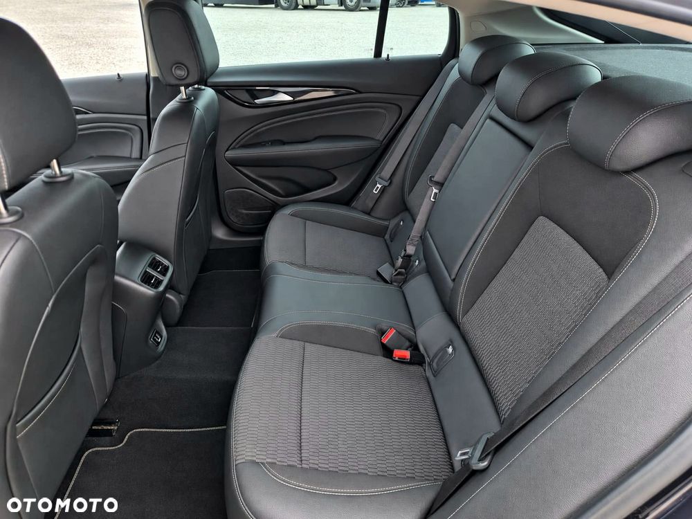 Opel Insignia 1.5 T Exclusive S&S - 9