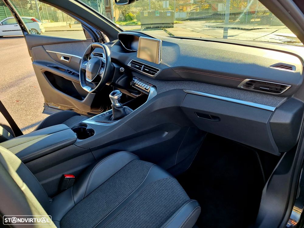 Peugeot 3008 1.2 PureTech GT Line - 24