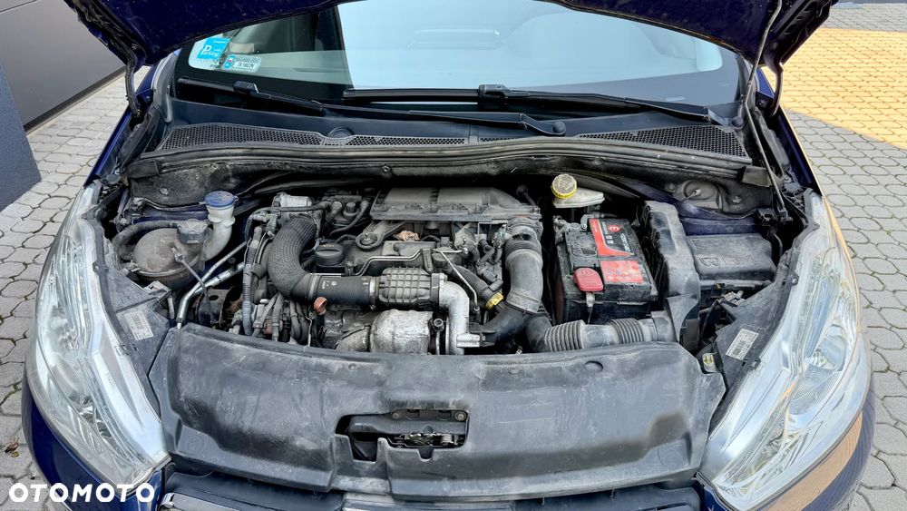 Peugeot 208 - 23