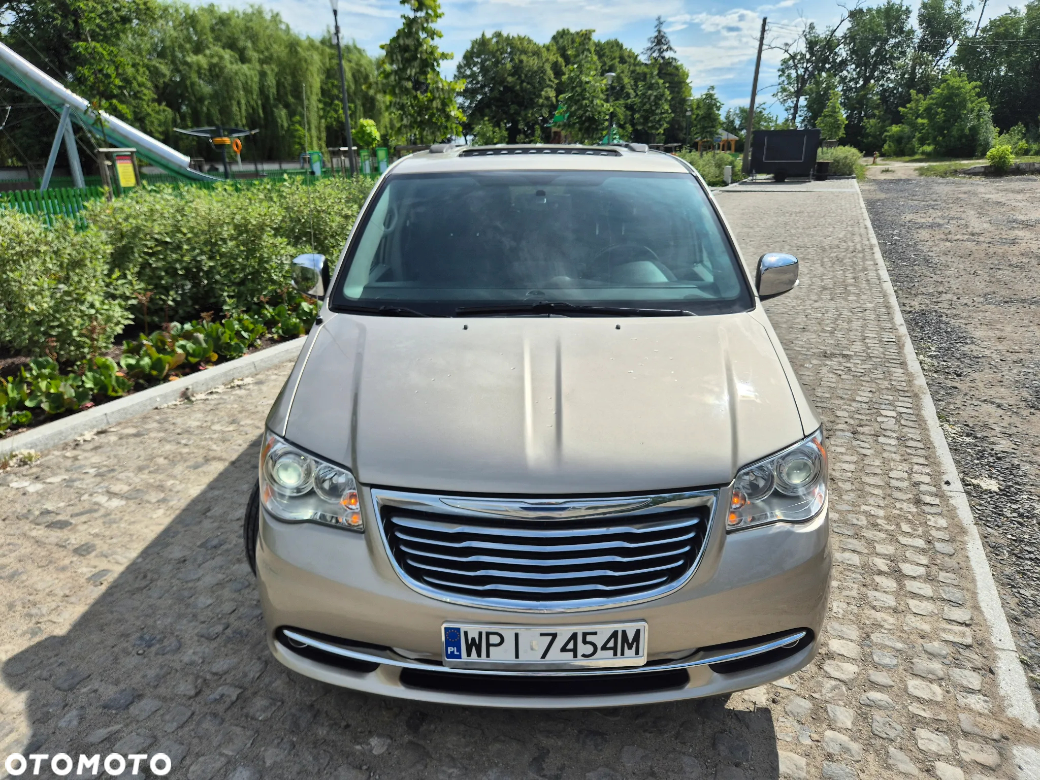 Chrysler Town & Country 3.6 Limited - 25