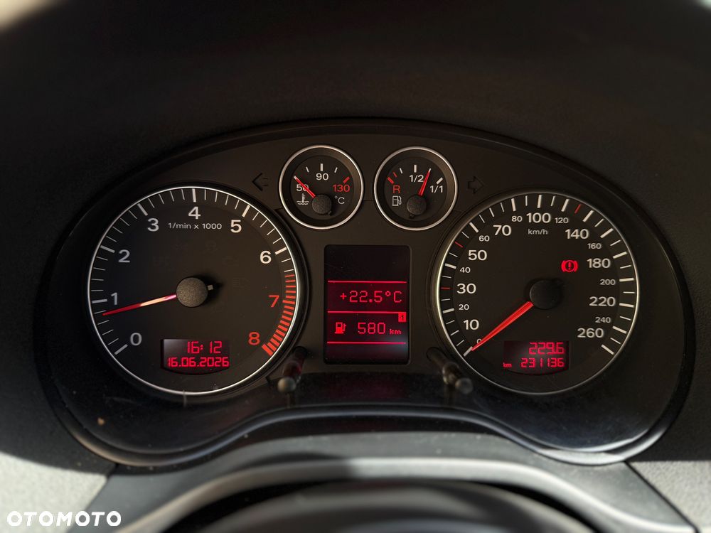 Audi A3 3-drzwiowe 1.6 FSI Ambiente - 11