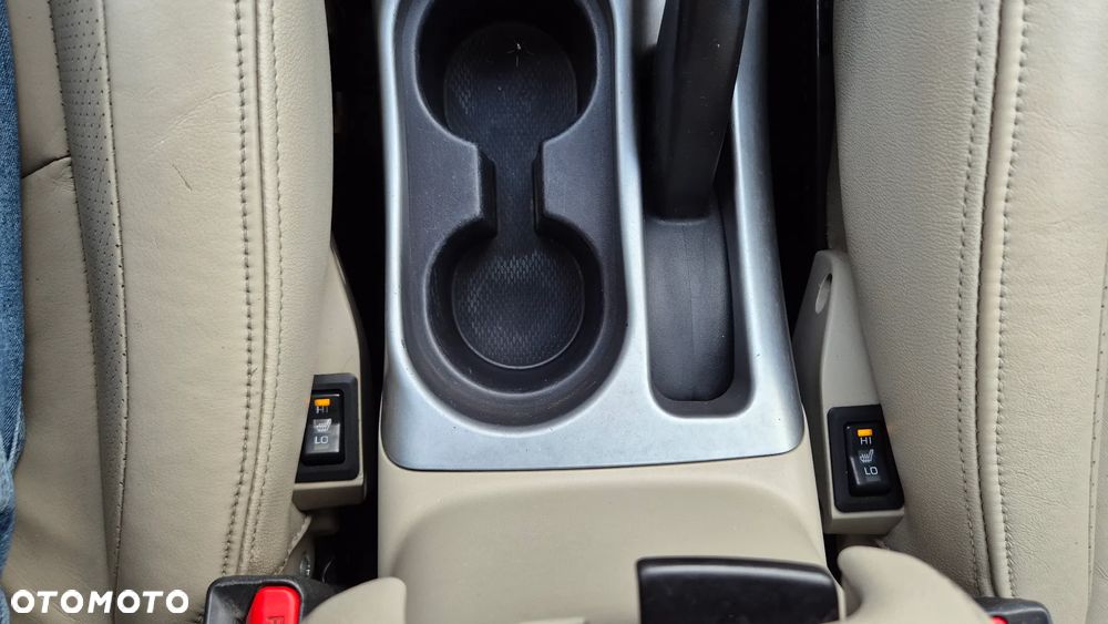 Mitsubishi Outlander - 16