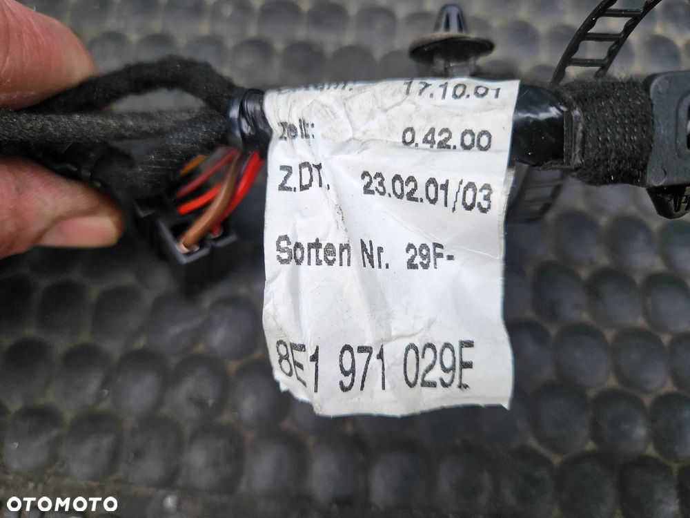 Instalacja 8E1971029F Wiazka Drzwi Kostki Przednia Przod Prawa Europa AUDI A4 B6 - 12