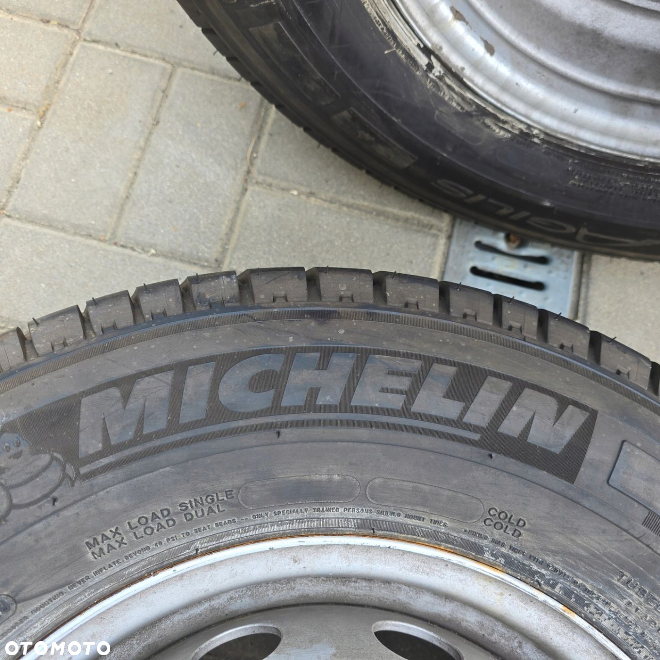 MICHELIN AGILIS 225/75R16C 121/120 R 4X - 6