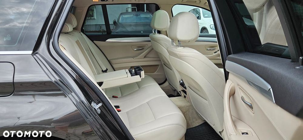 BMW Seria 5 530d Touring Modern Line - 18
