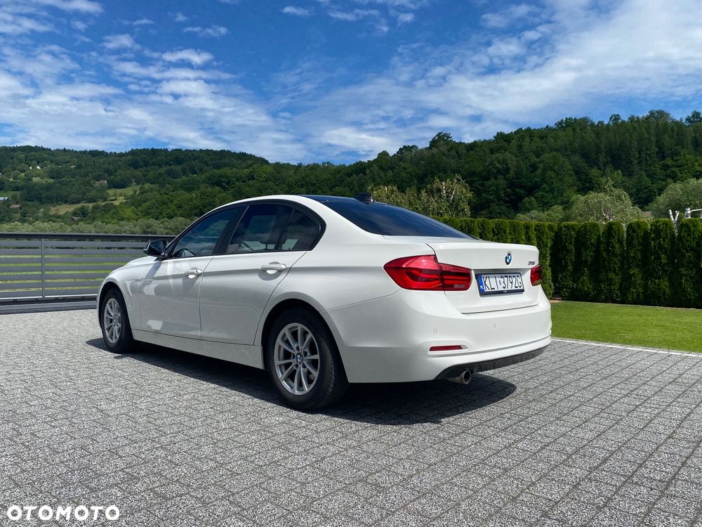 BMW Seria 3 318i - 13