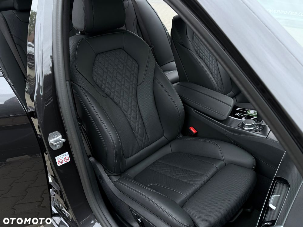 BMW Seria 5 530e M Sport sport - 34