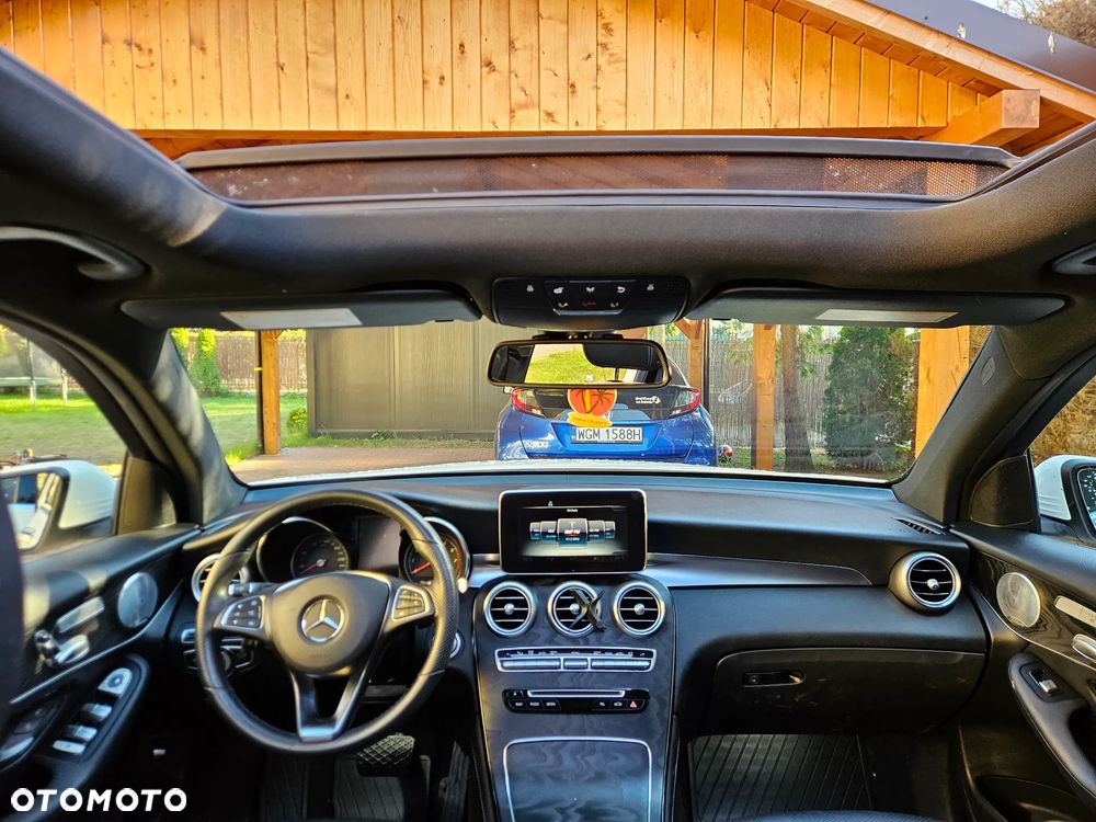 Mercedes-Benz GLC 300 4Matic 9G-TRONIC AMG Line - 12