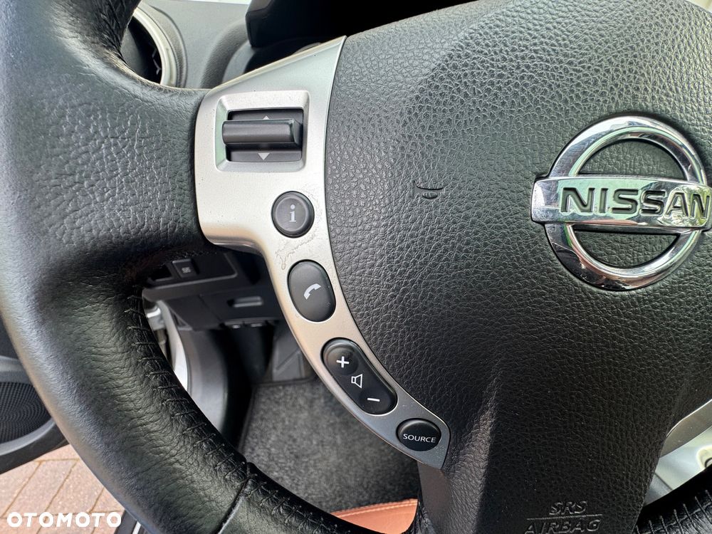 Nissan Qashqai - 25