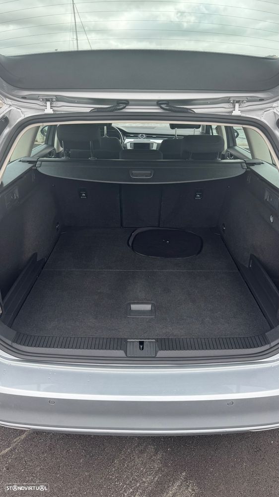 VW Passat Variant 1.6 TDI BlueMotion - 37