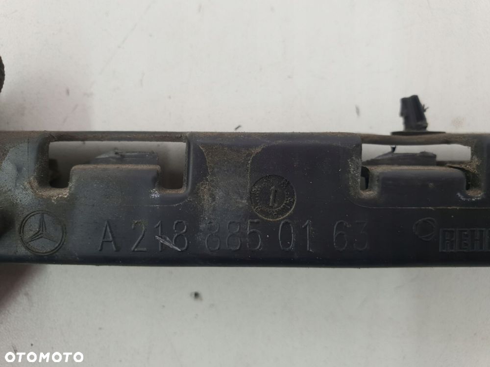MERCEDES W218 ŚLIZG ZDERZAKA PRAWY TYŁ A2188850163 - 3
