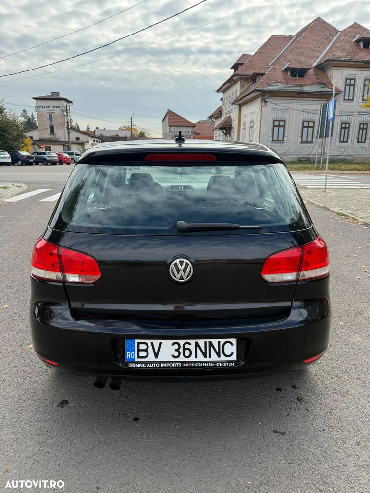 Volkswagen Golf - 6