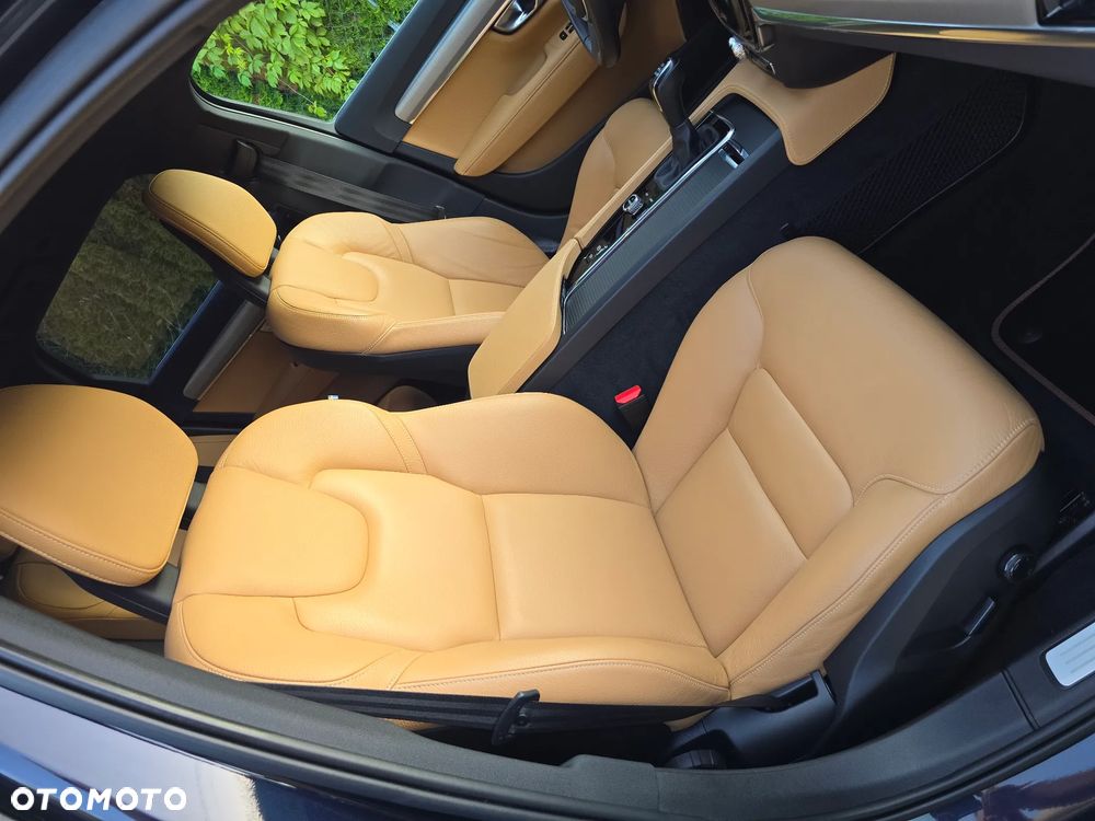 Volvo V90 D3 Momentum Pro - 27
