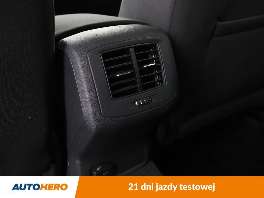 Volkswagen T-Roc 1.0 TSI Premium - 30