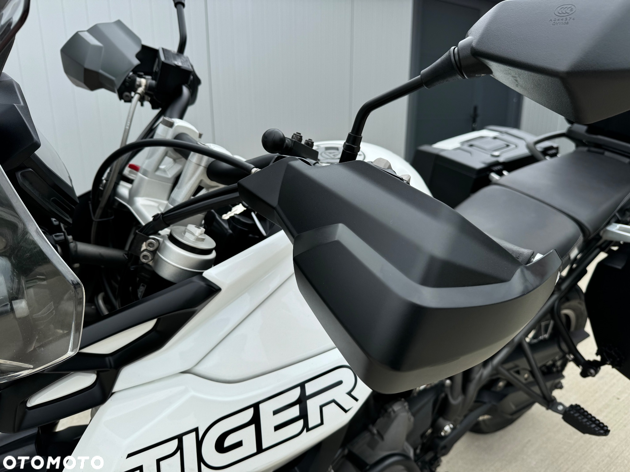 Triumph Tiger - 9