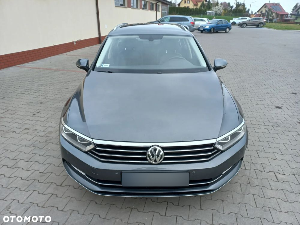 Volkswagen Passat - 2