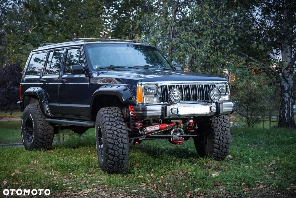 Jeep Cherokee - 18