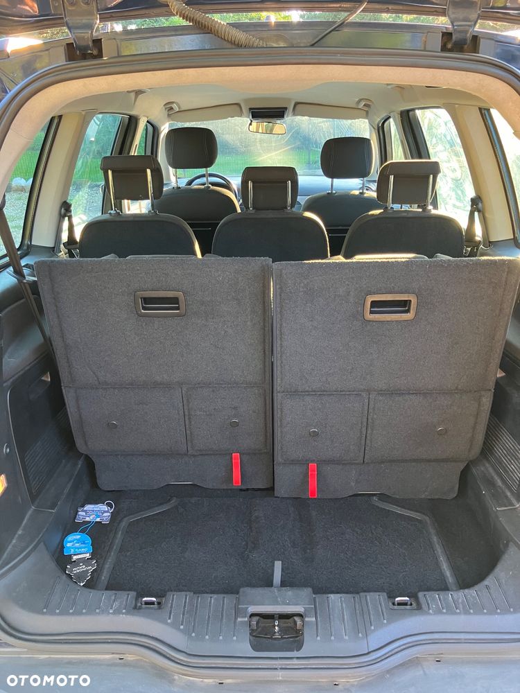 Ford Galaxy 2013 photo 5