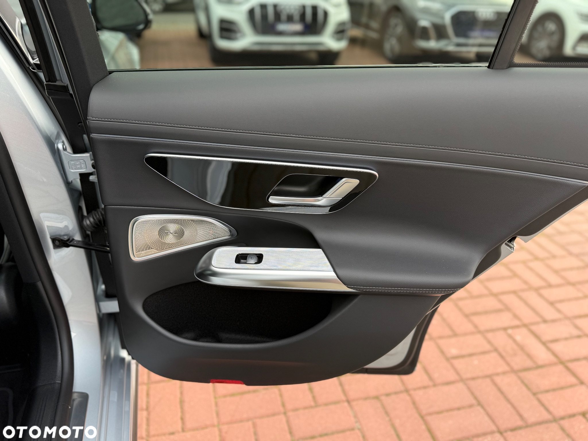 Mercedes-Benz Klasa E 200 mHEV 4-Matic AMG 9G-Tronic - 13